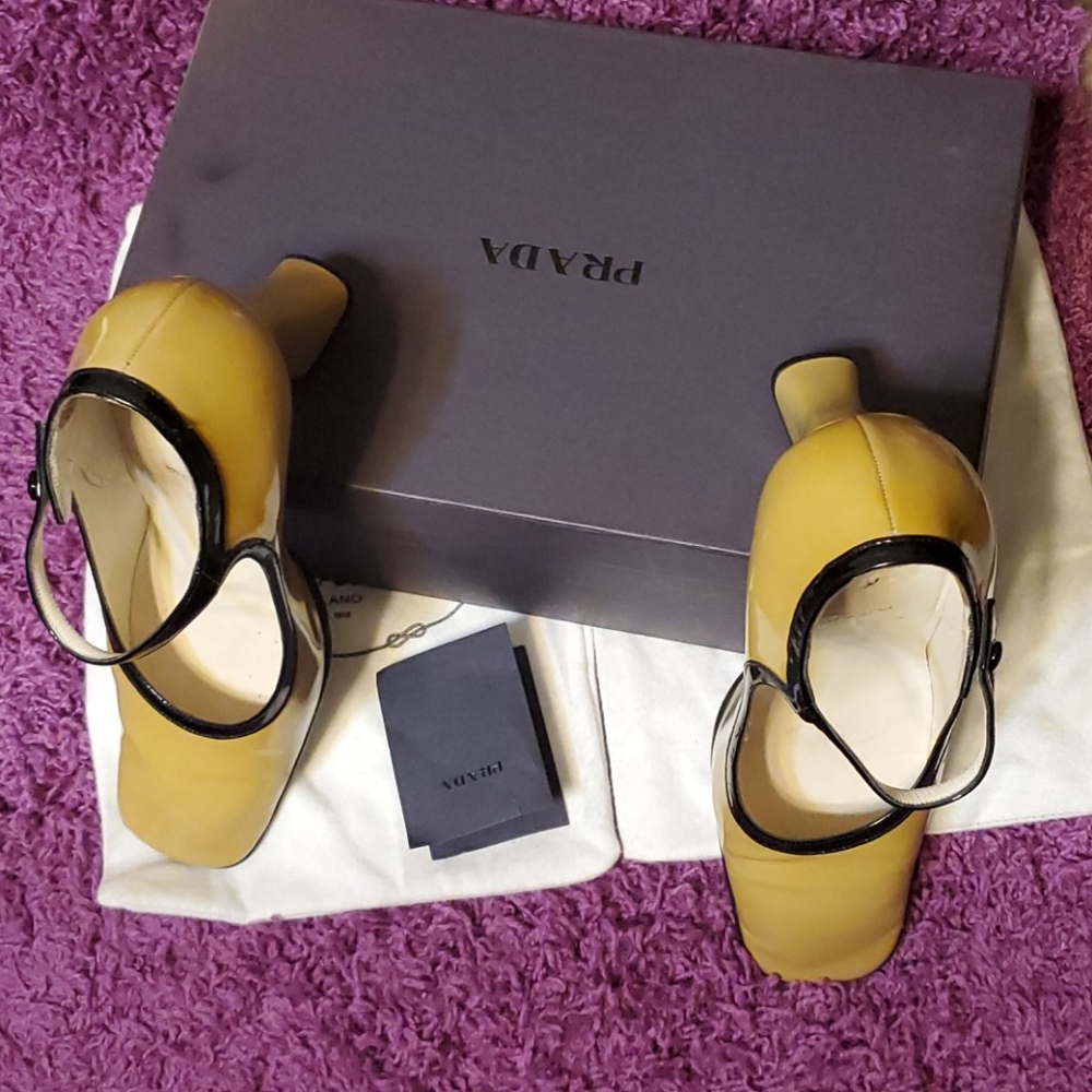 Prada Ladies Shoes - Picture 12 of 16